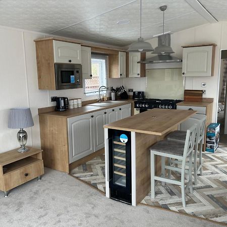 Kingfisher Lodge Long Acre Holiday Park Evesham Exterior foto